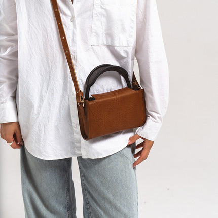 Leather Case for AirPods Max - The Minimalist 3.0 (Camel)-2